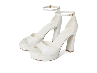 Strappy Sandals With Minimalist Silhouette