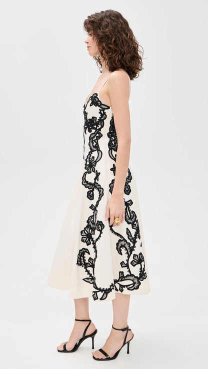 Feminine Midi Dress With Flowing Silhouette