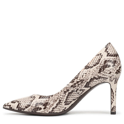 Classic Pointed-Toe Pumps With Sleek Heel