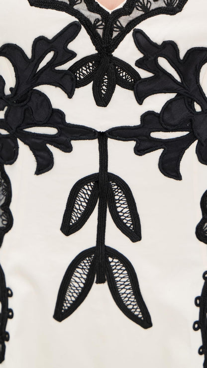 Feminine Midi Dress With Flowing Silhouette